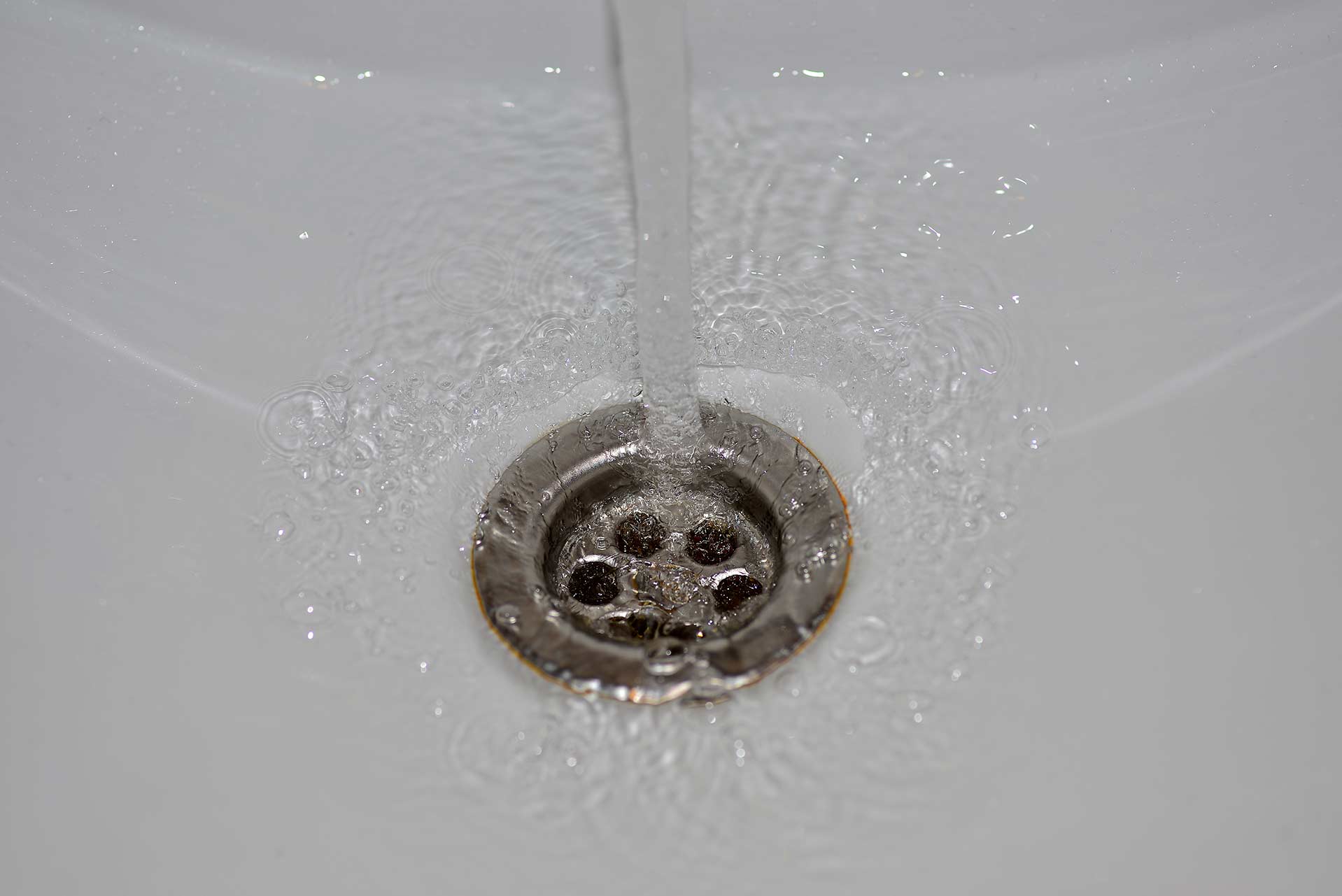 A2B Drains provides services to unblock blocked sinks and drains for properties in Harmondsworth.